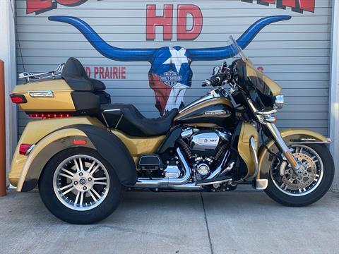 2017 Harley-Davidson Tri Glide® Ultra in Grand Prairie, Texas - Photo 3