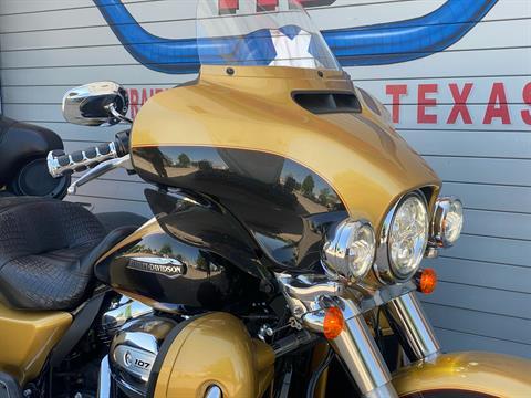 2017 Harley-Davidson Tri Glide® Ultra in Grand Prairie, Texas - Photo 2