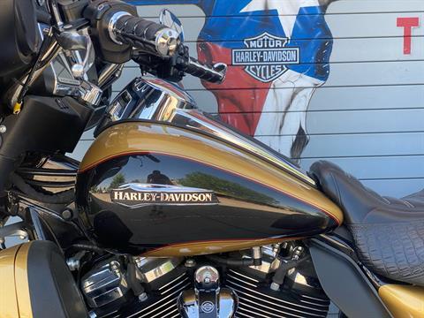 2017 Harley-Davidson Tri Glide® Ultra in Grand Prairie, Texas - Photo 19