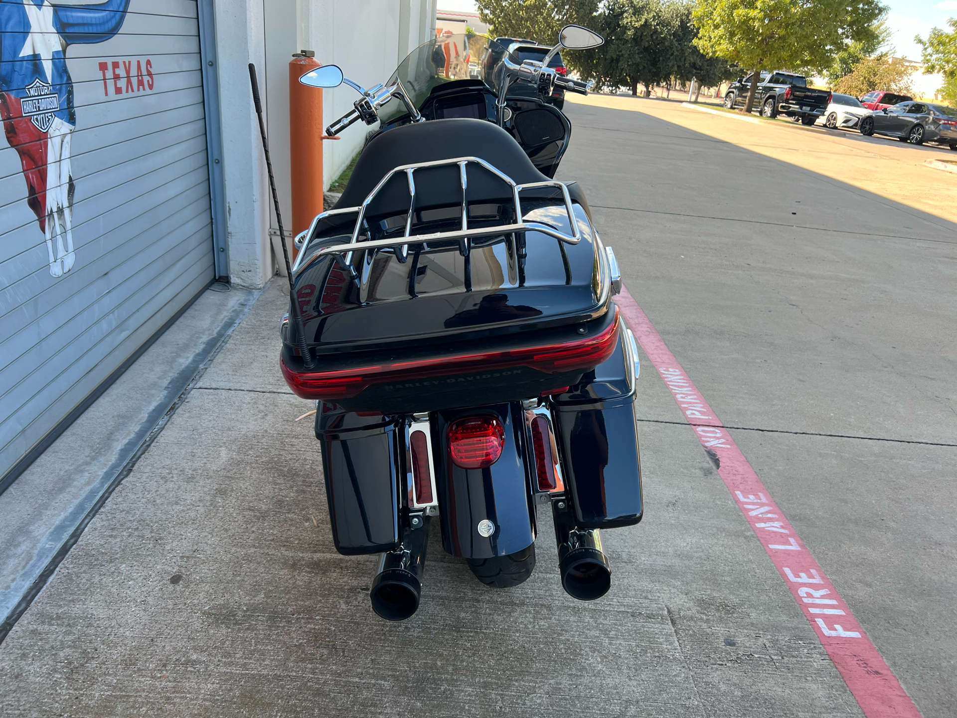 2020 Harley-Davidson Road Glide® Limited in Grand Prairie, Texas - Photo 6