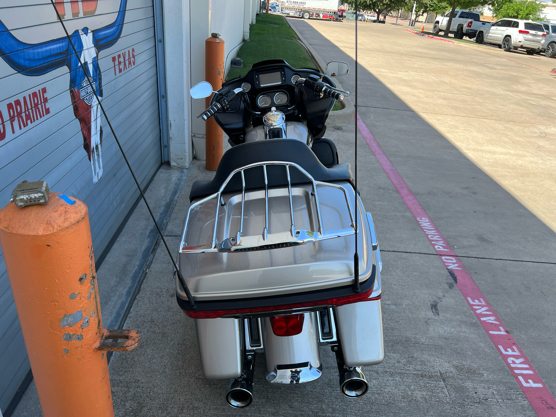 2018 Harley-Davidson Road Glide® Ultra in Grand Prairie, Texas - Photo 6