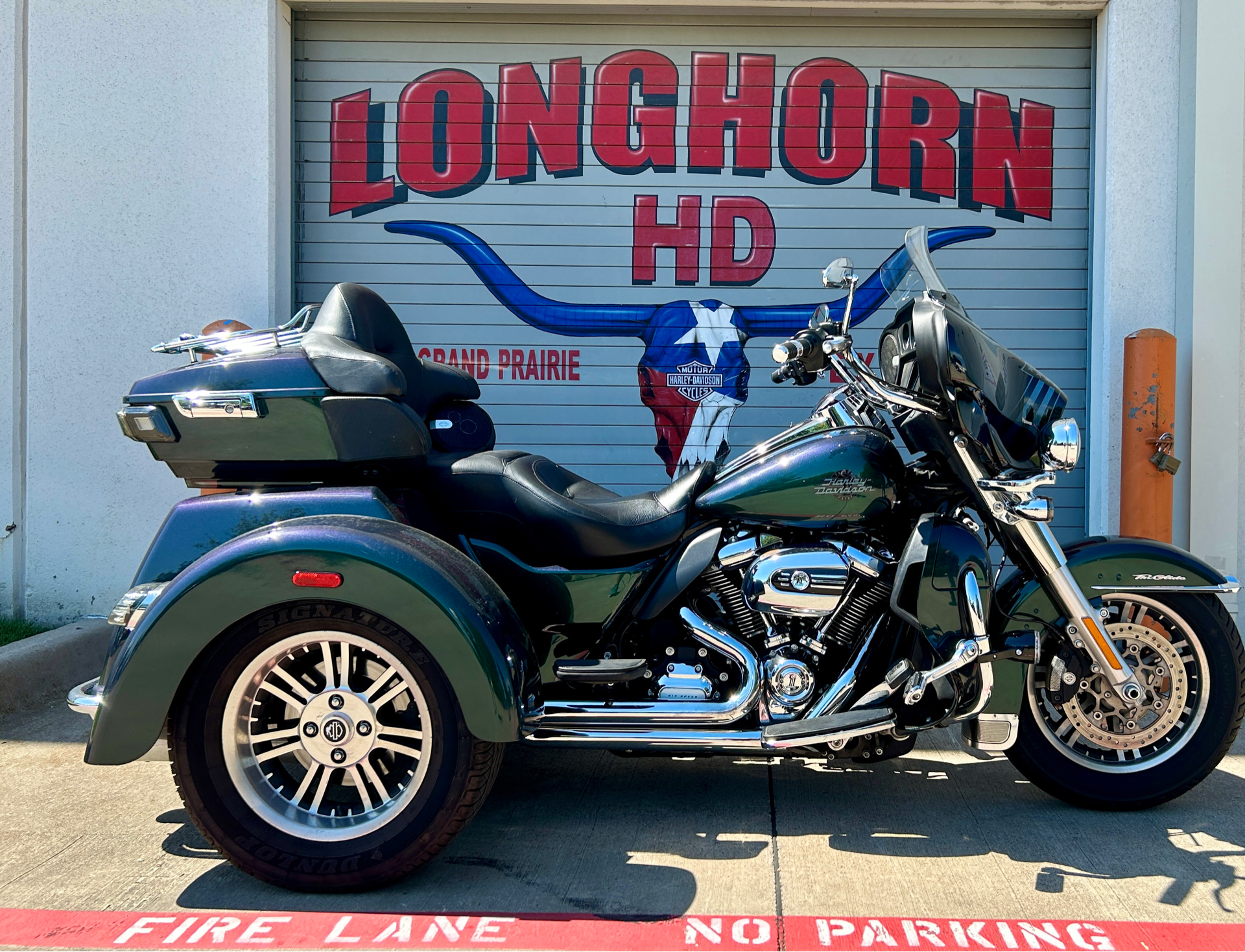 2021 Harley-Davidson Tri Glide® Ultra in Grand Prairie, Texas - Photo 1