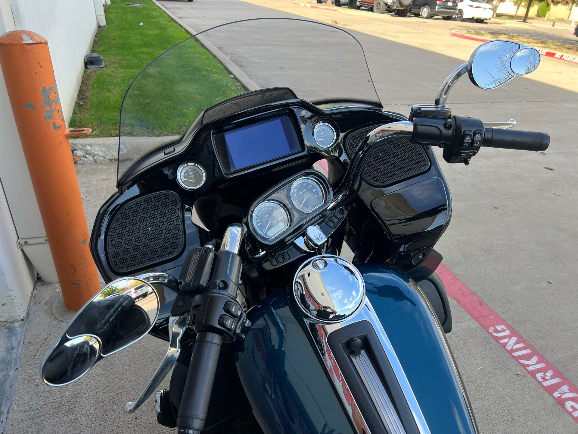 2020 Harley-Davidson Road Glide® Limited in Grand Prairie, Texas - Photo 7