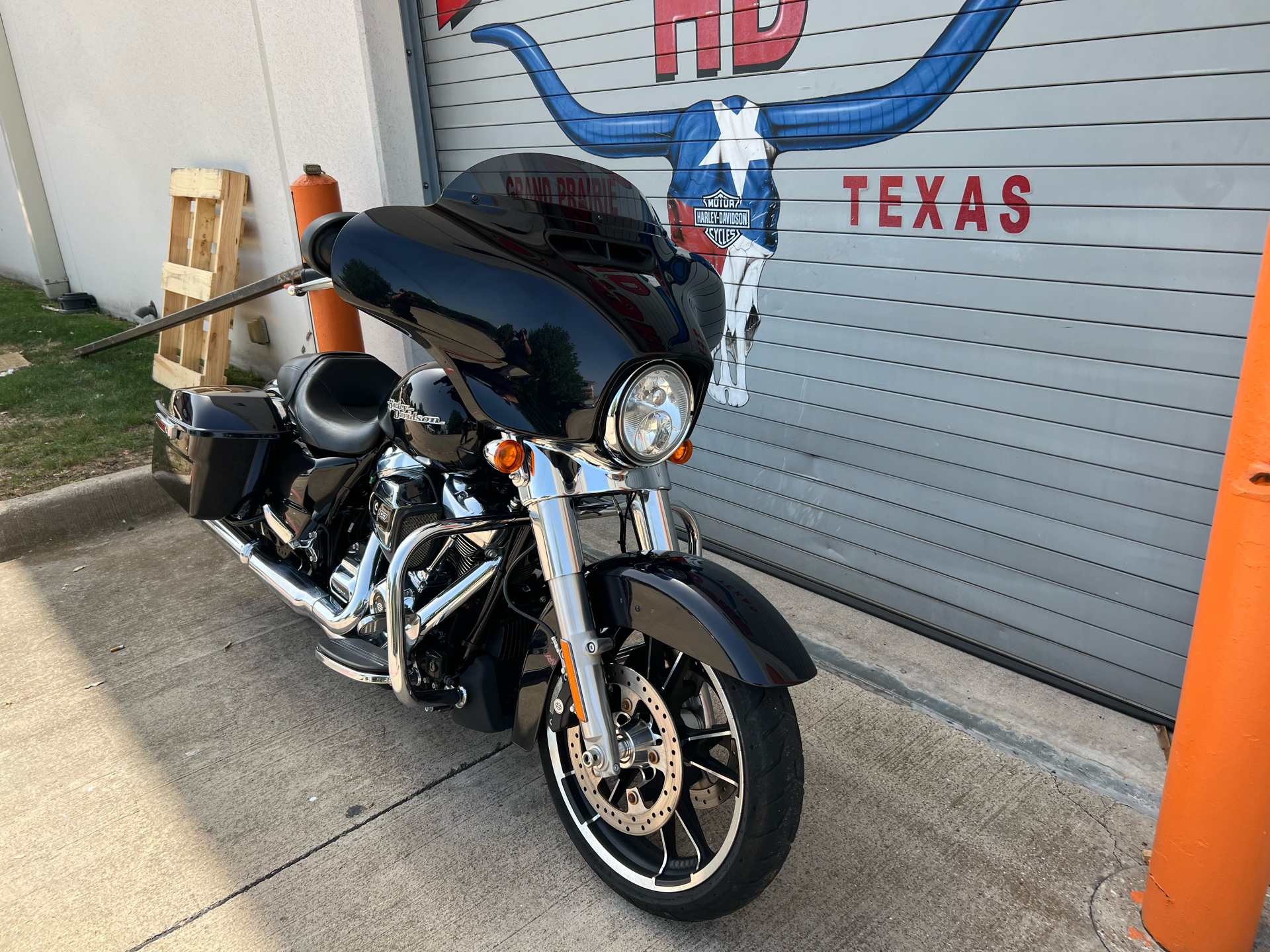 2020 Harley-Davidson Street Glide® in Grand Prairie, Texas - Photo 4