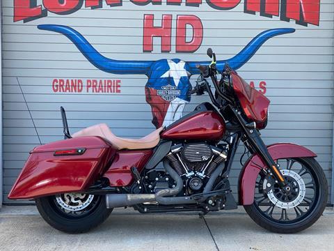 2018 Harley-Davidson Street Glide® Special in Grand Prairie, Texas - Photo 3
