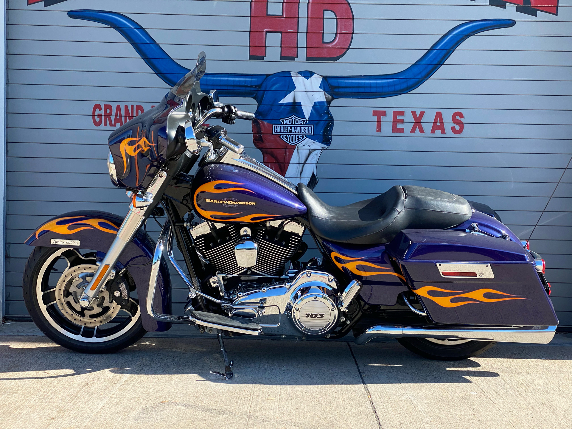 2012 Harley-Davidson Street Glide® in Grand Prairie, Texas - Photo 11
