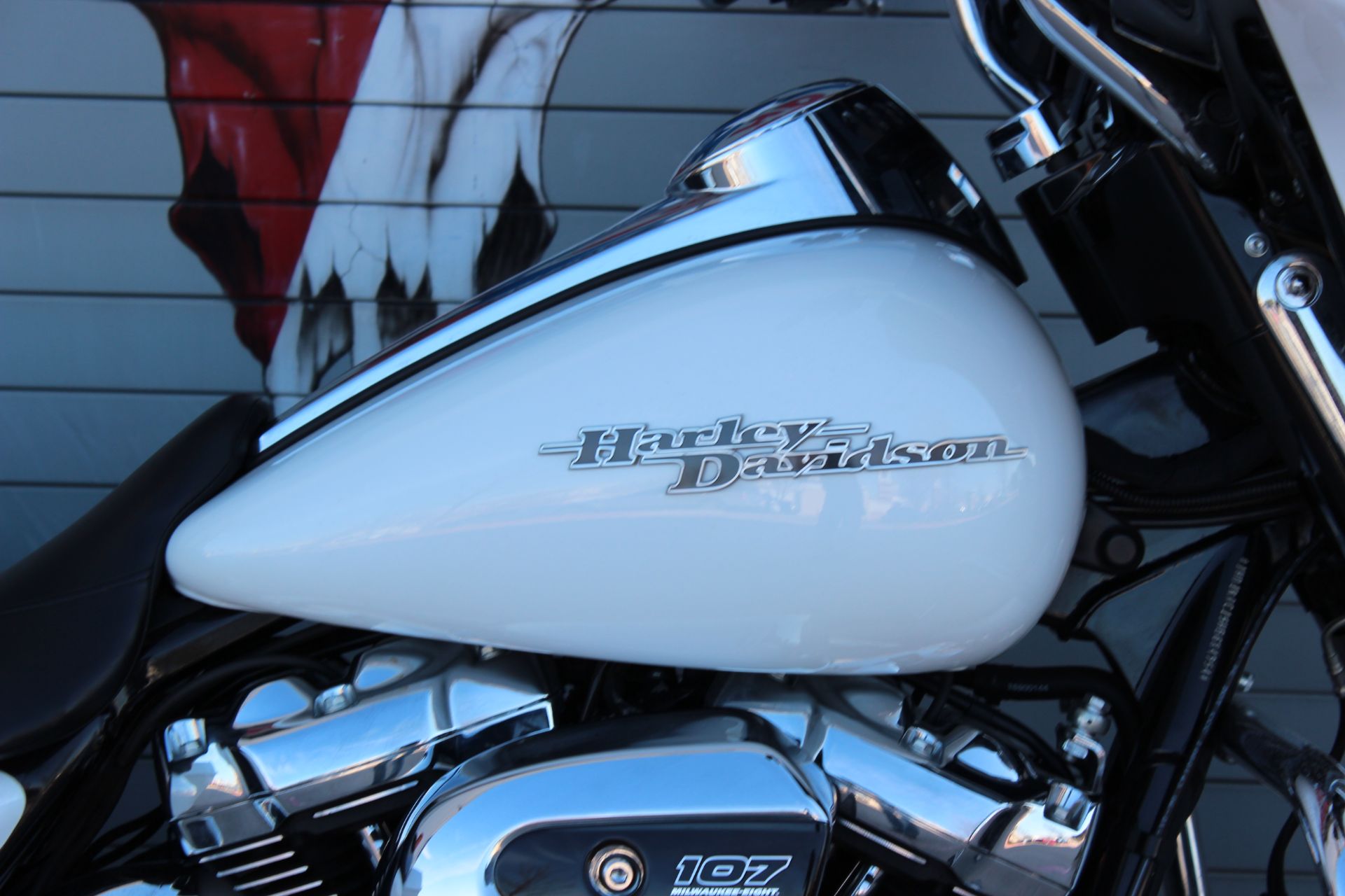 2017 Harley-Davidson Street Glide® Special in Grand Prairie, Texas - Photo 6