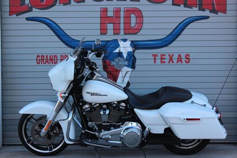 2017 Harley-Davidson Street Glide® Special in Grand Prairie, Texas - Photo 13