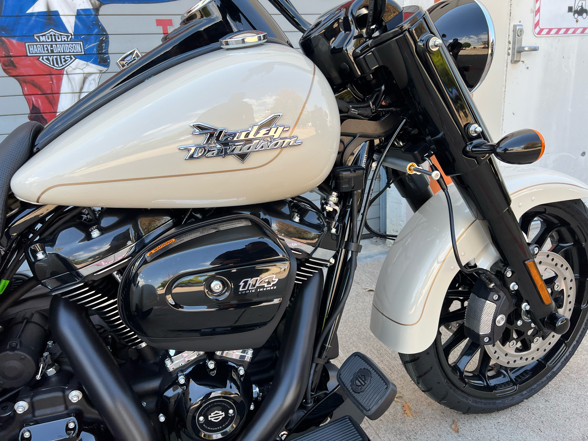 2023 Harley-Davidson Freewheeler® in Grand Prairie, Texas - Photo 2