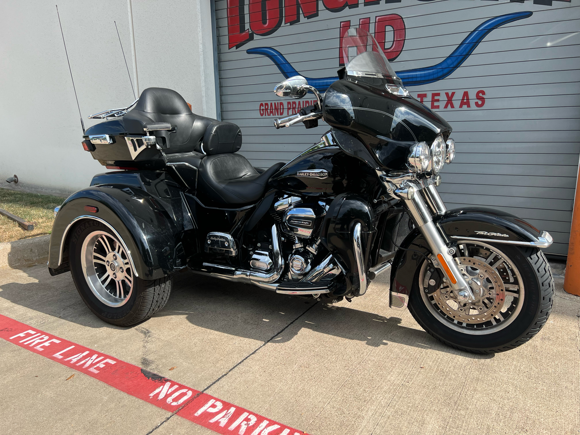2019 Harley-Davidson Tri Glide® Ultra in Grand Prairie, Texas - Photo 3