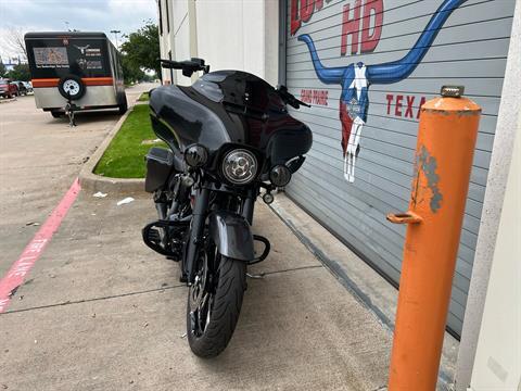 2020 Harley-Davidson CVO™ Street Glide® in Grand Prairie, Texas - Photo 4