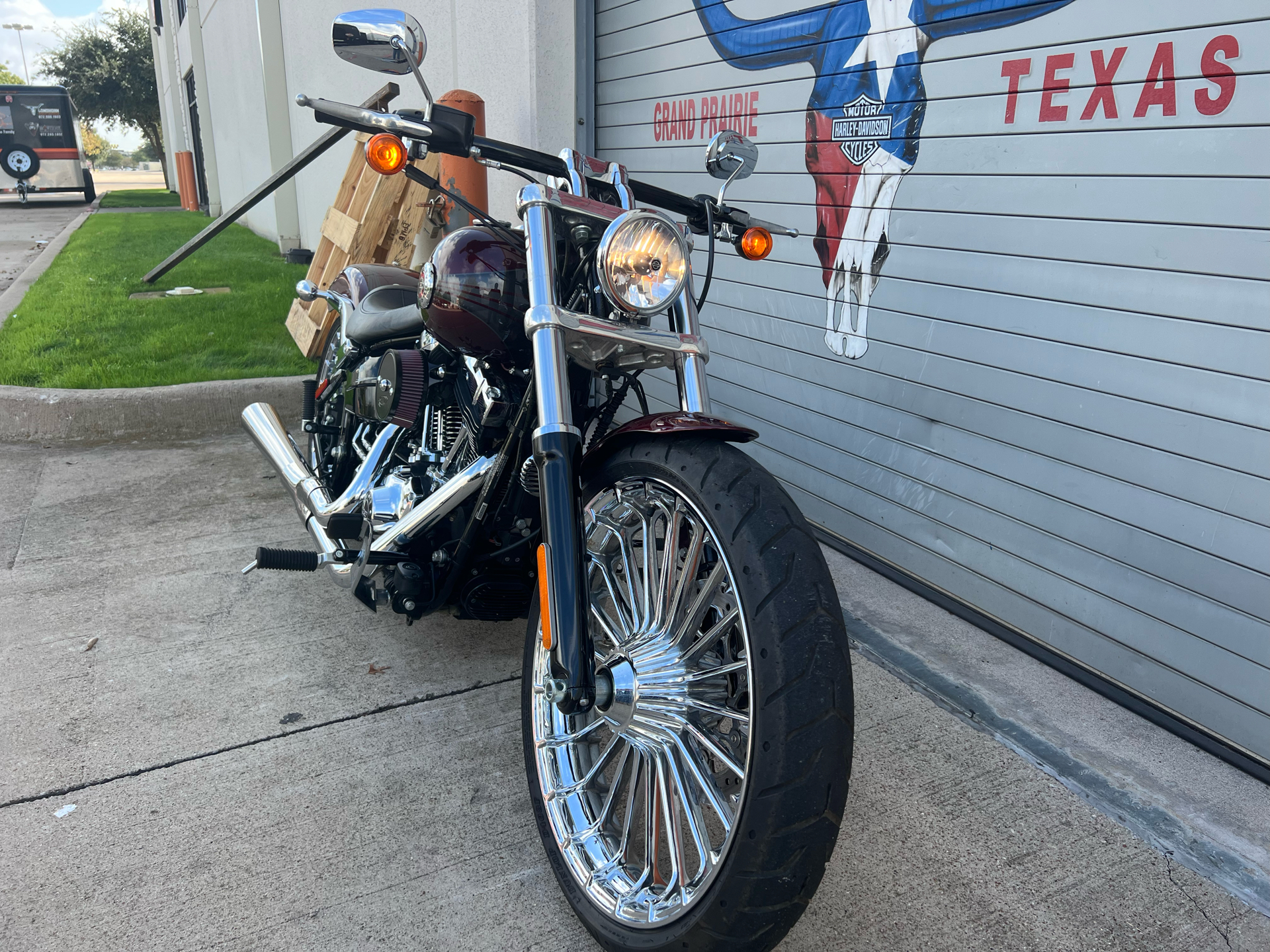 2015 Harley-Davidson Breakout® in Grand Prairie, Texas - Photo 5