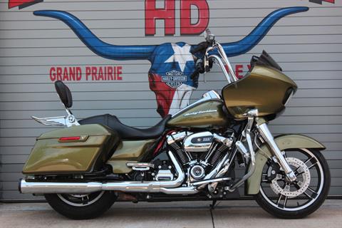 2017 Harley-Davidson Road Glide® Special in Grand Prairie, Texas - Photo 3