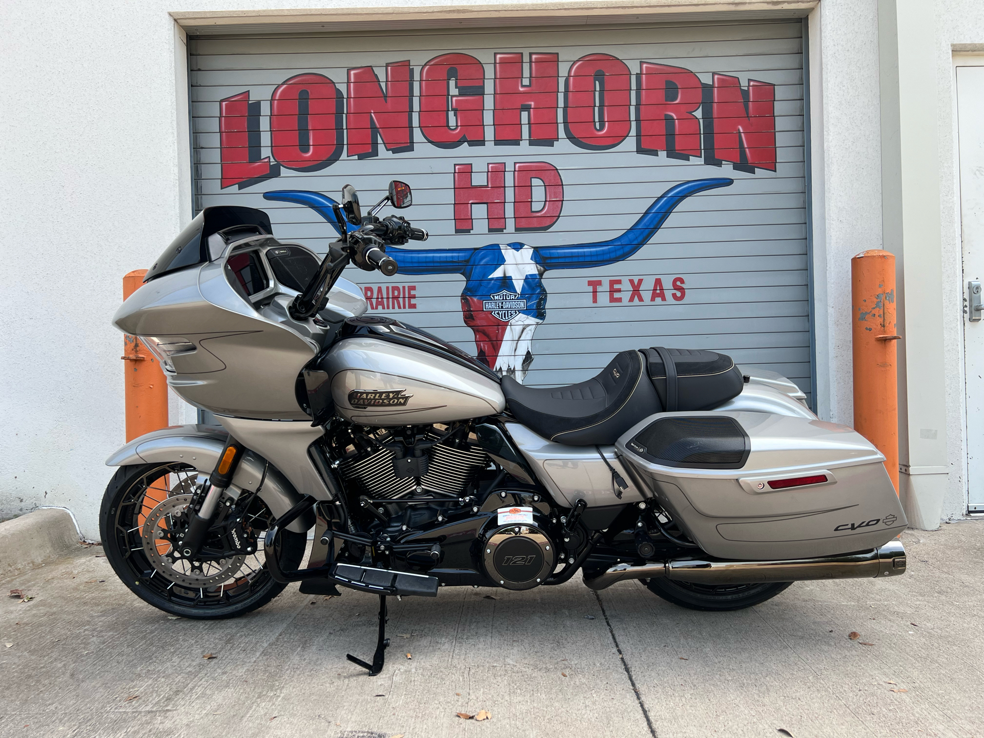 2023 Harley-Davidson CVO™ Road Glide® in Grand Prairie, Texas - Photo 15