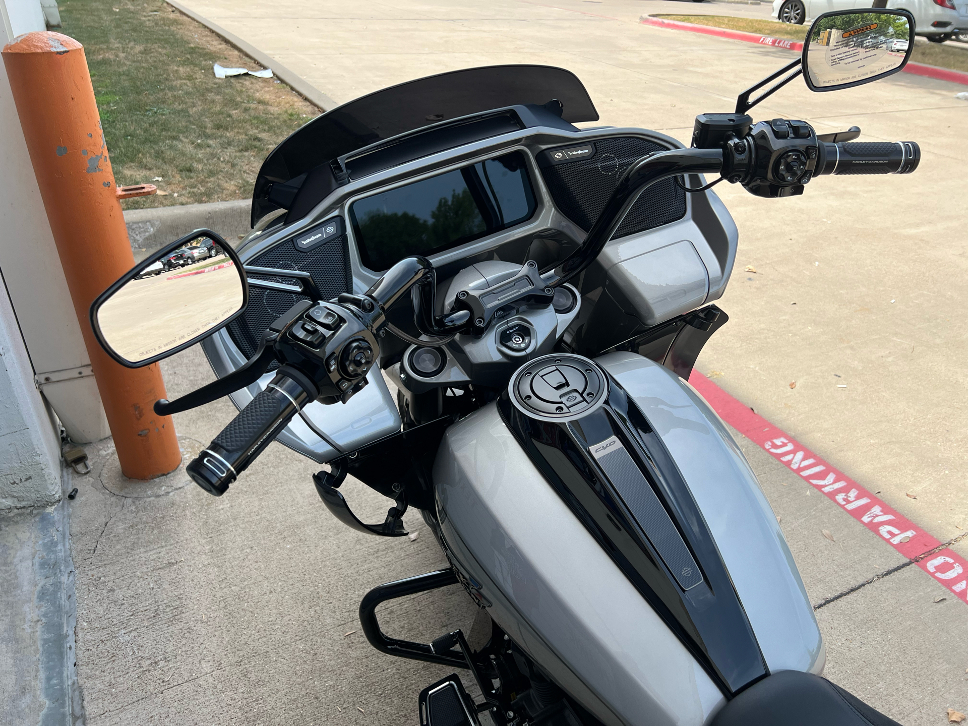 2023 Harley-Davidson CVO™ Road Glide® in Grand Prairie, Texas - Photo 7