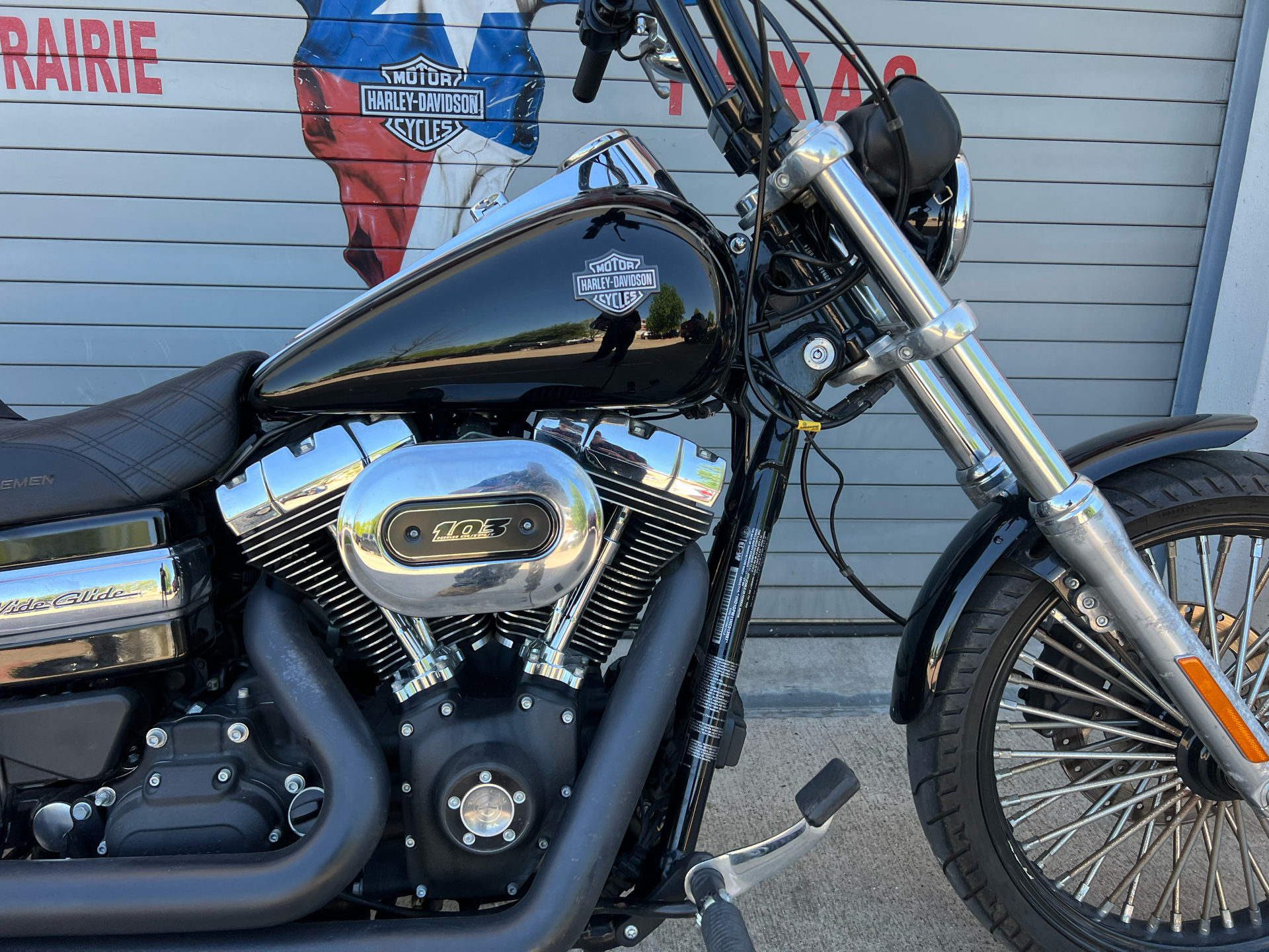 2017 Harley-Davidson Wide Glide in Grand Prairie, Texas - Photo 2