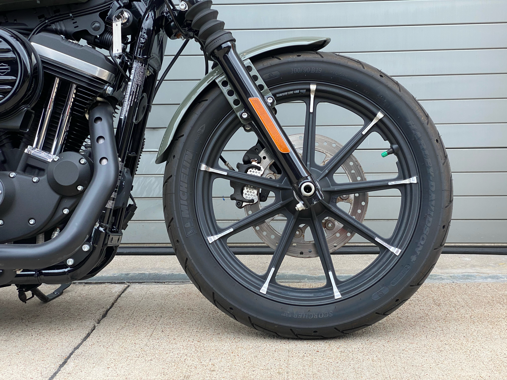 2021 Harley-Davidson Iron 883™ in Grand Prairie, Texas - Photo 4