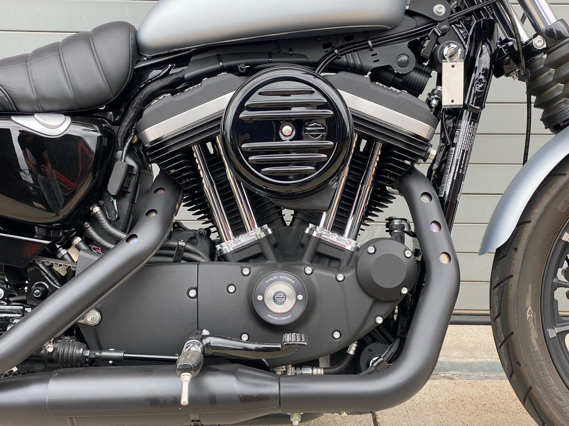 2021 Harley-Davidson Iron 883™ in Grand Prairie, Texas - Photo 6