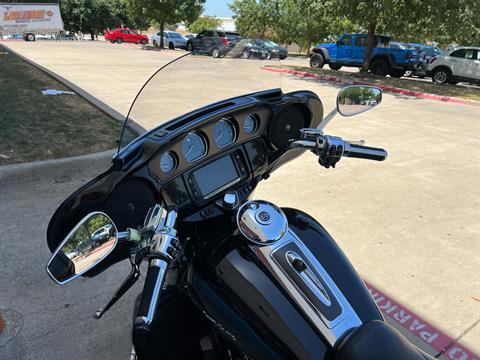 2015 Harley-Davidson CVO™ Limited in Grand Prairie, Texas - Photo 7