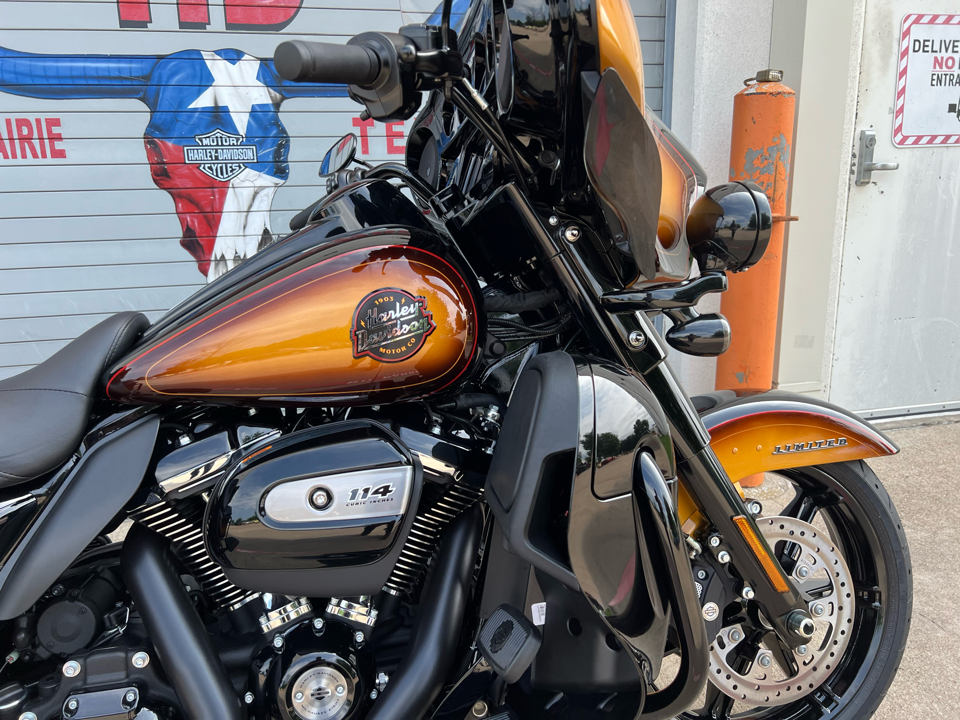 2024 Harley-Davidson Ultra Limited in Grand Prairie, Texas - Photo 2