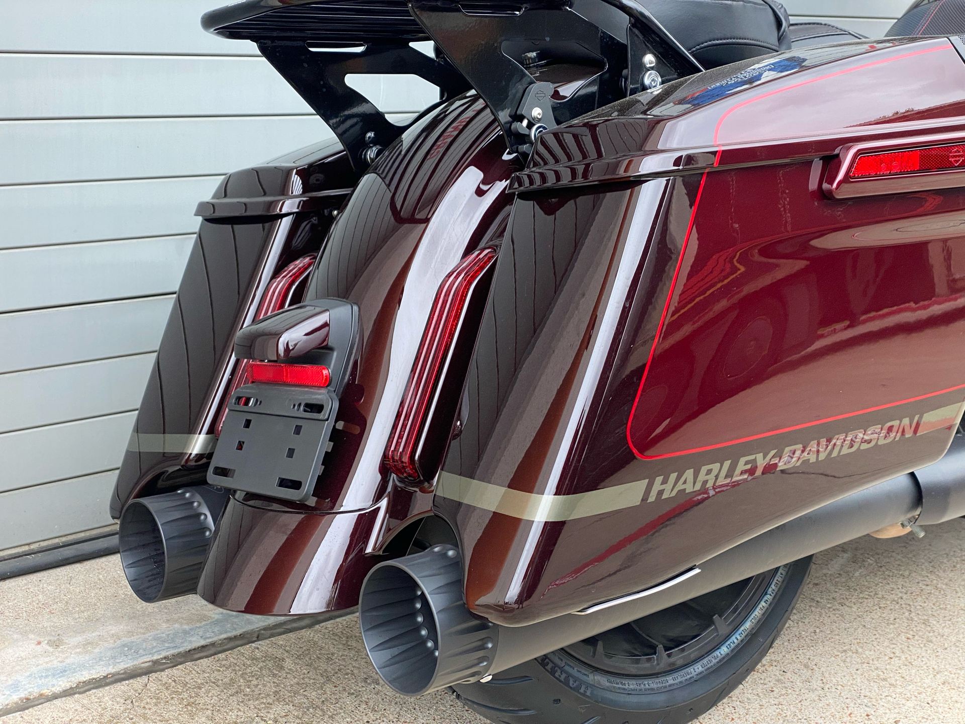 2019 Harley-Davidson CVO™ Street Glide® in Grand Prairie, Texas - Photo 8