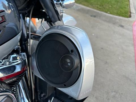 2019 Harley-Davidson CVO™ Street Glide® in Grand Prairie, Texas - Photo 5