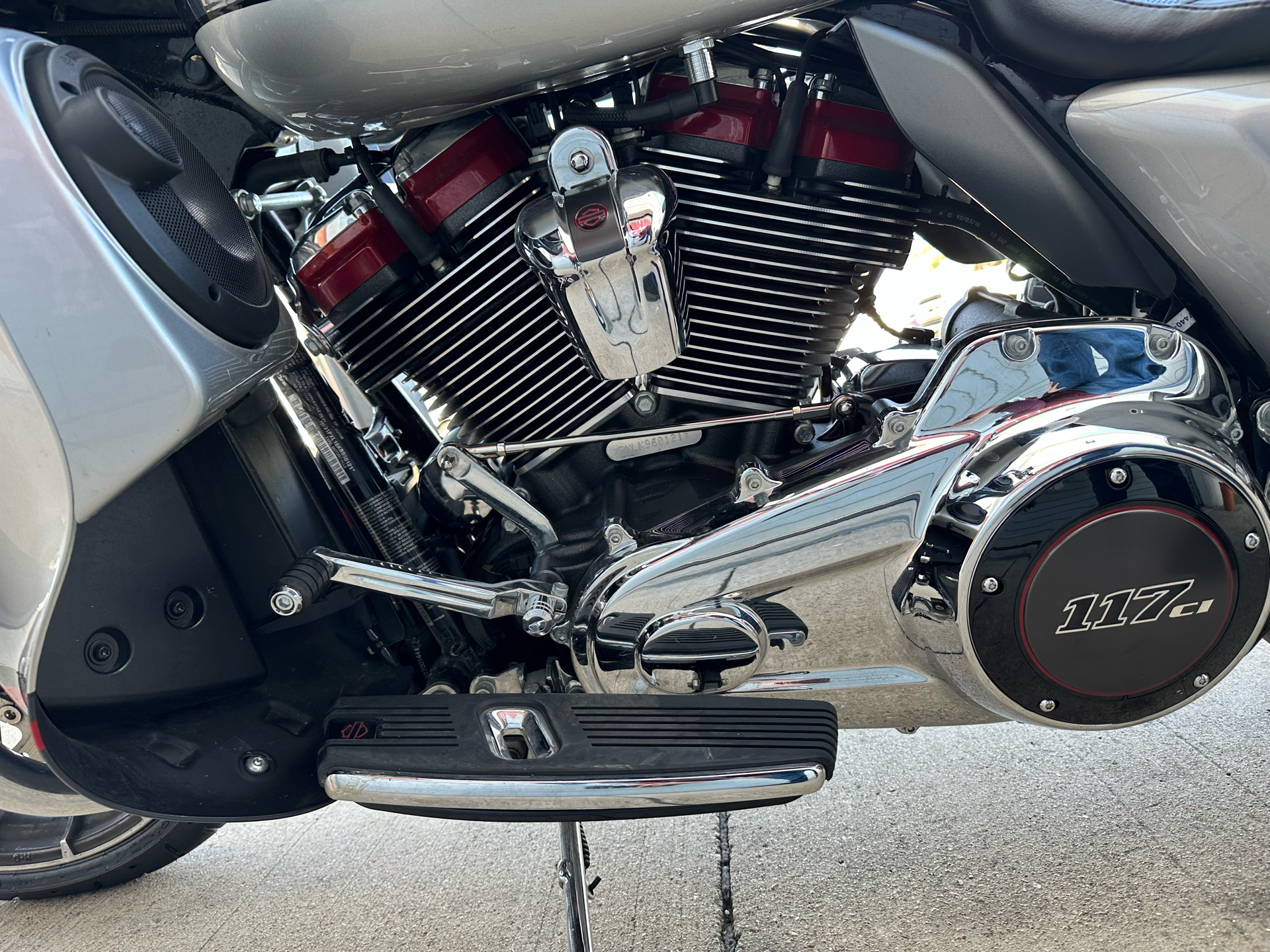 2019 Harley-Davidson CVO™ Street Glide® in Grand Prairie, Texas - Photo 11
