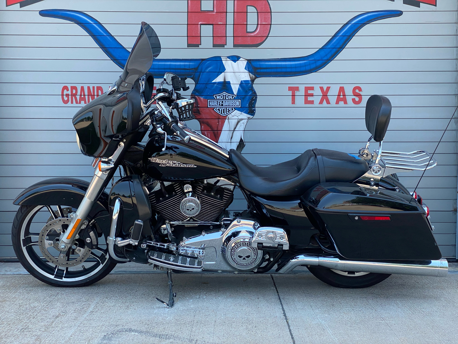 2014 Harley-Davidson Street Glide® in Grand Prairie, Texas - Photo 12