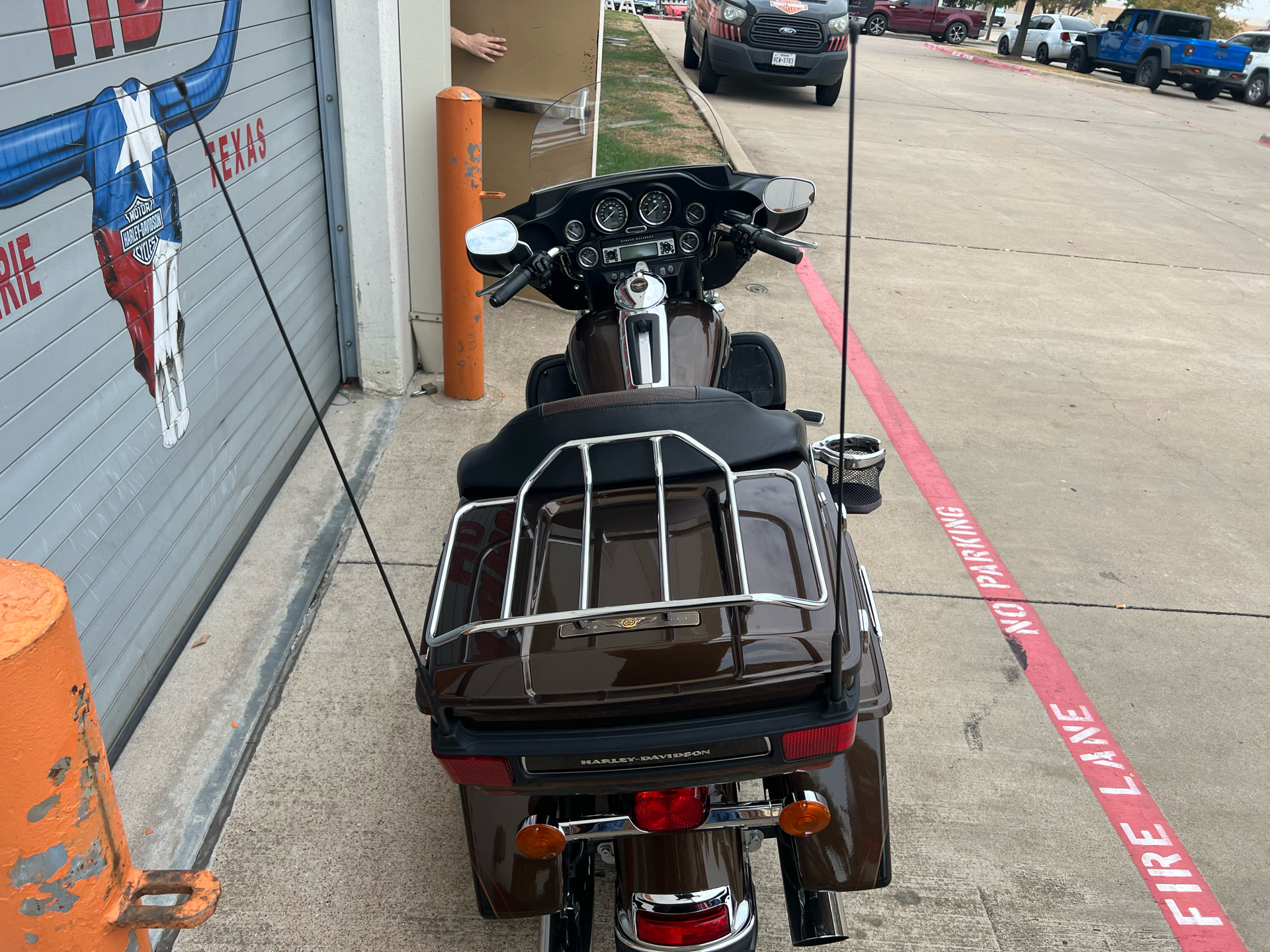 2013 Harley-Davidson Electra Glide® Ultra Limited 110th Anniversary Edition in Grand Prairie, Texas - Photo 6