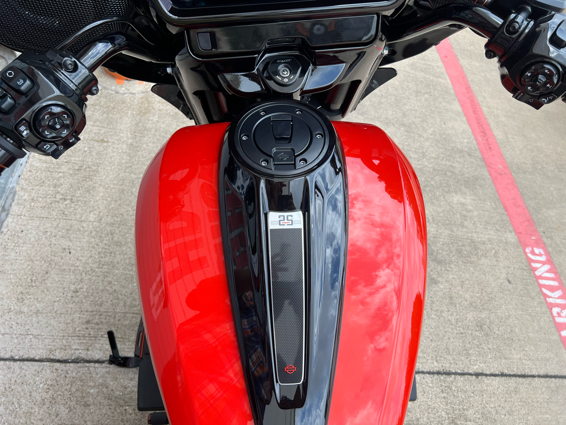 2024 Harley-Davidson CVO™ Street Glide® in Grand Prairie, Texas - Photo 11