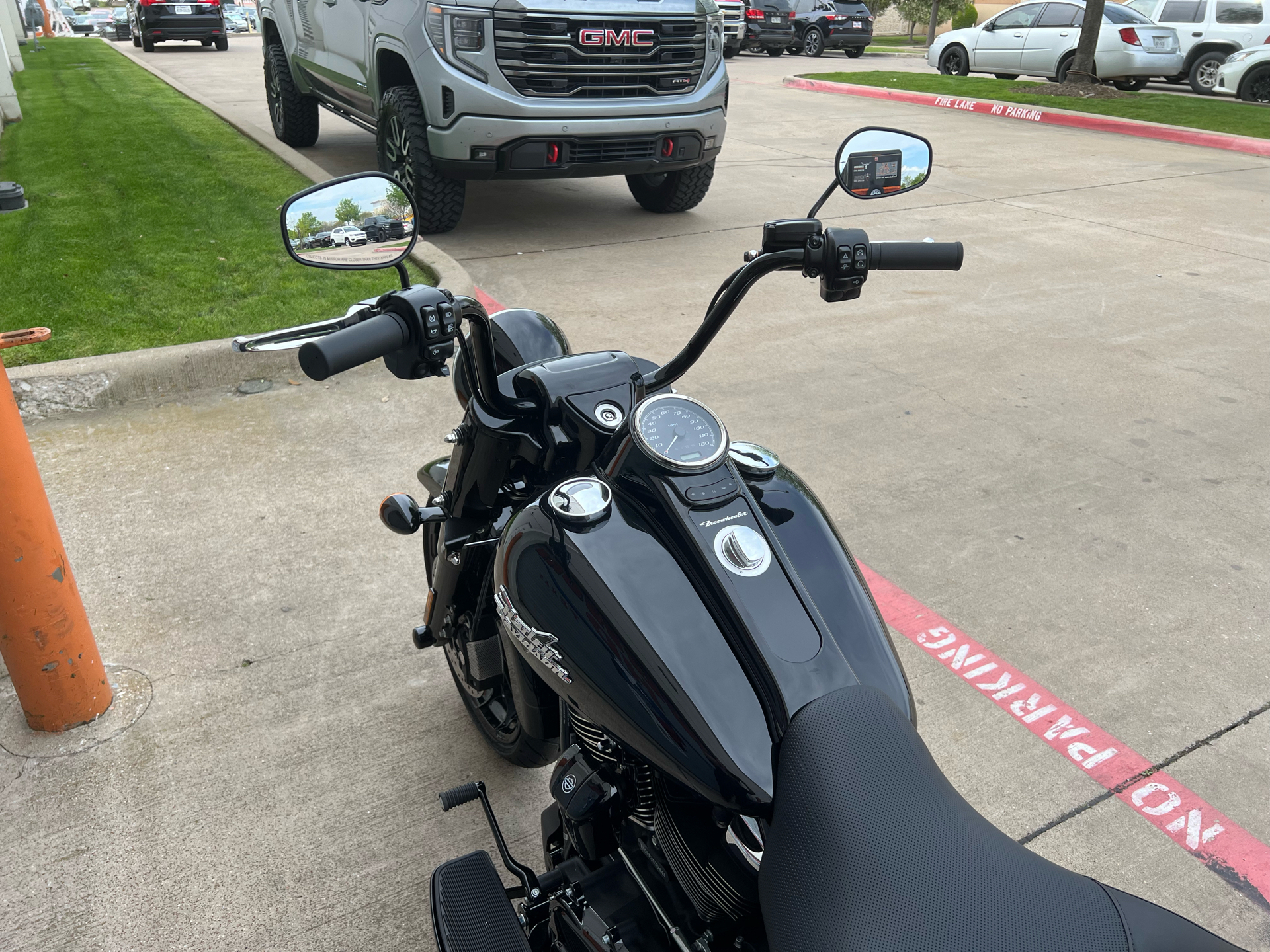 2024 Harley-Davidson Freewheeler® in Grand Prairie, Texas - Photo 7