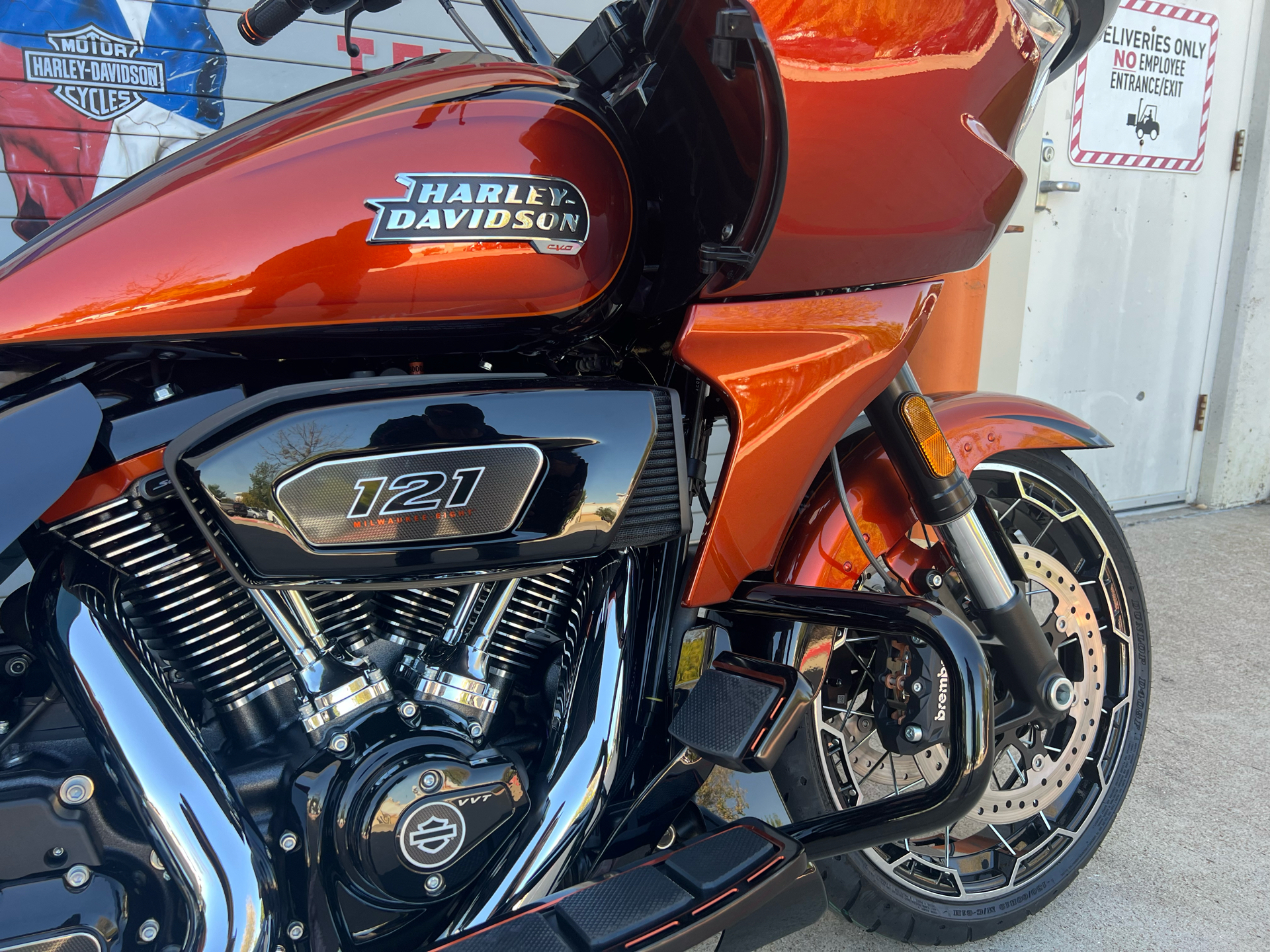 2023 Harley-Davidson CVO™ Road Glide® in Grand Prairie, Texas - Photo 2