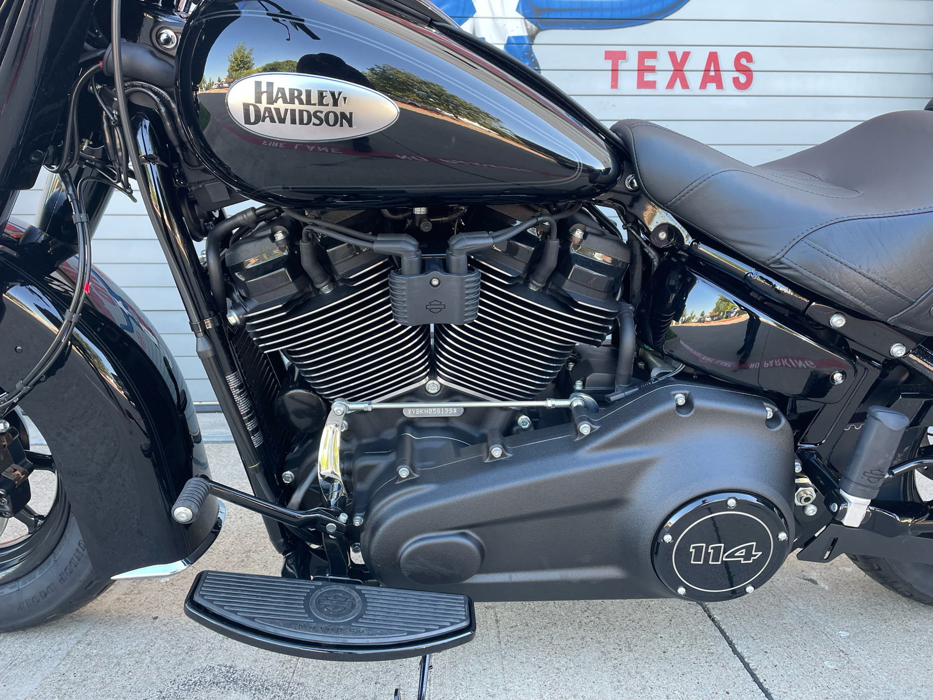 2022 Harley-Davidson Heritage Classic 114 in Grand Prairie, Texas - Photo 8