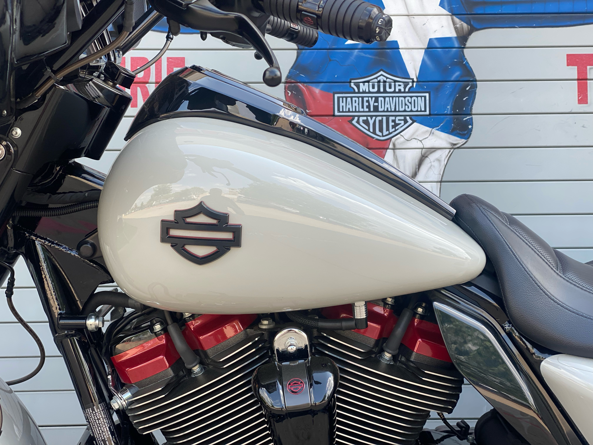 2020 Harley-Davidson CVO™ Street Glide® in Grand Prairie, Texas - Photo 15