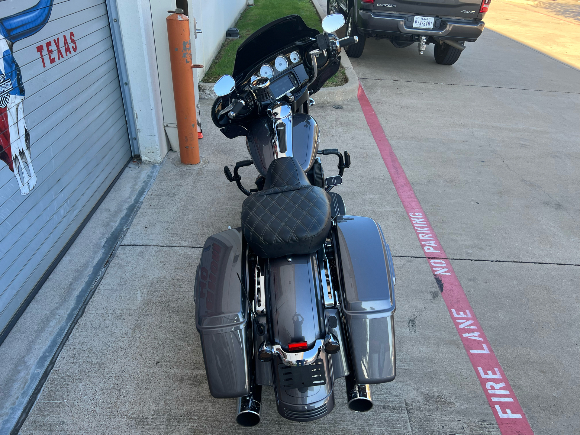 2016 Harley-Davidson Street Glide® Special in Grand Prairie, Texas - Photo 6