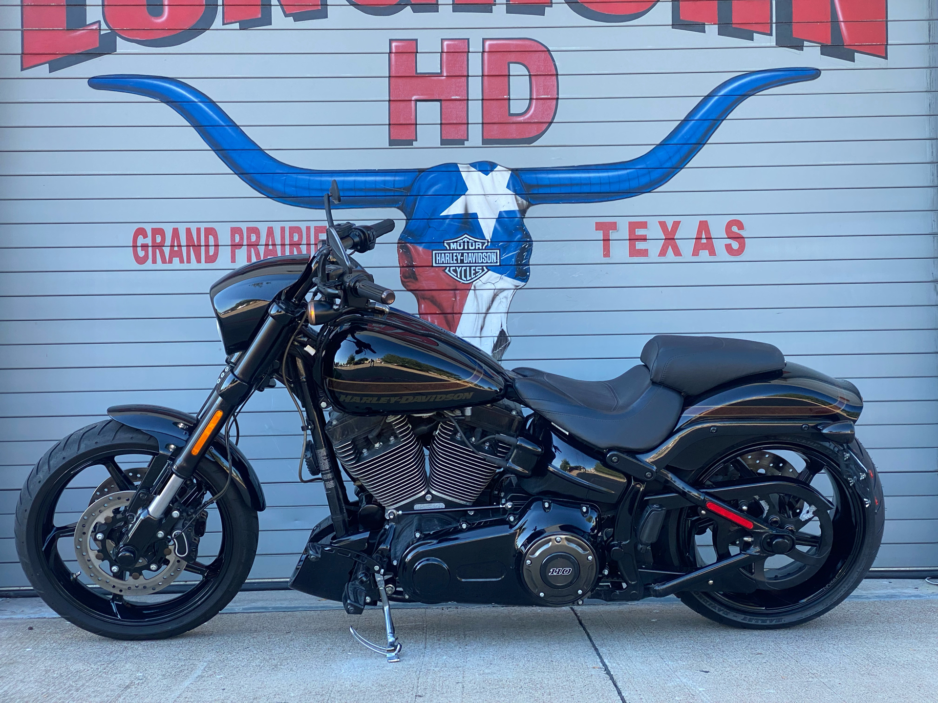 2017 Harley-Davidson CVO™ Pro Street Breakout® in Grand Prairie, Texas - Photo 11