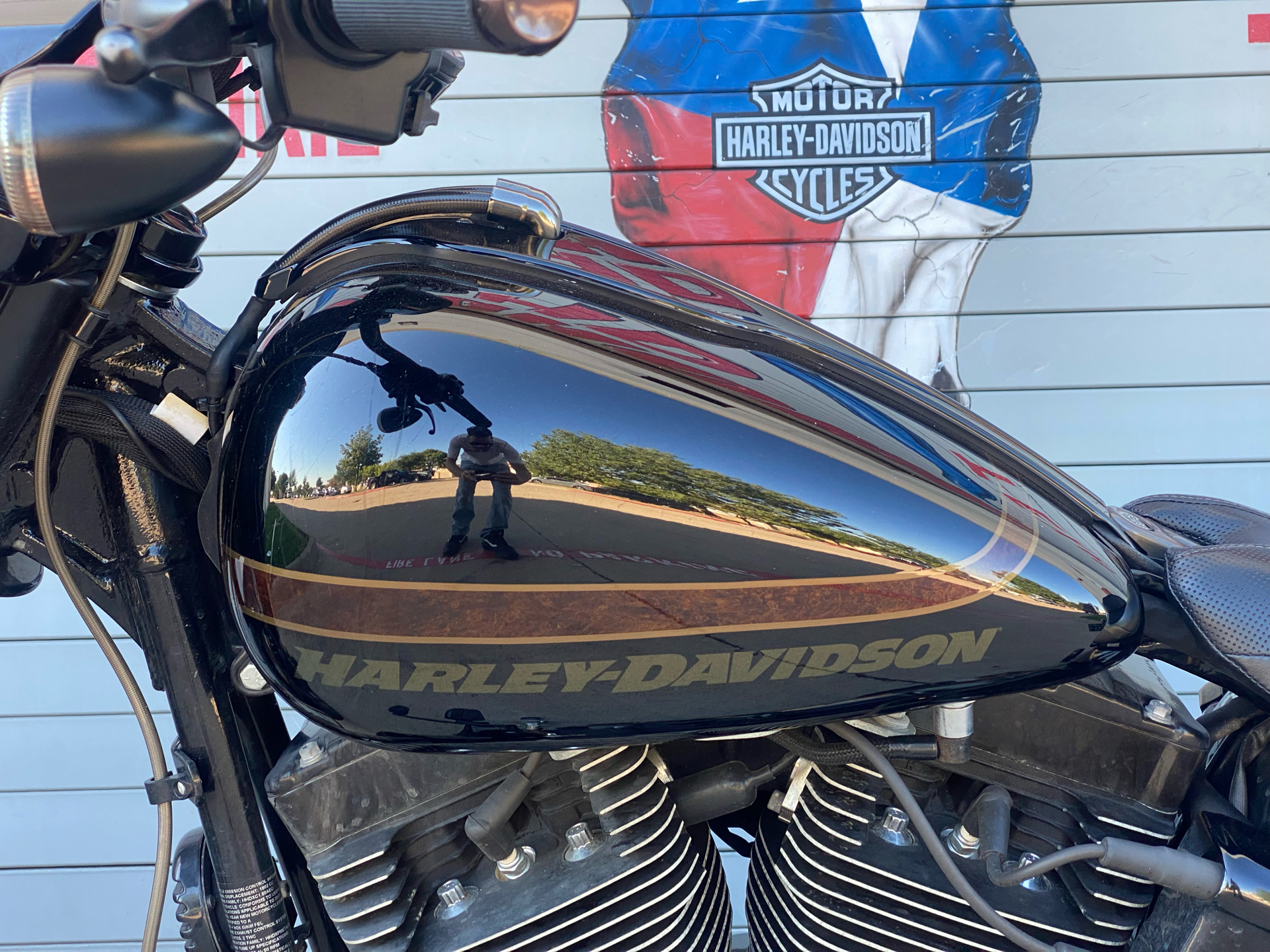 2017 Harley-Davidson CVO™ Pro Street Breakout® in Grand Prairie, Texas - Photo 14