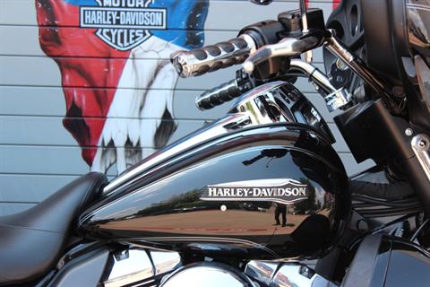 2015 Harley-Davidson Electra Glide® Ultra Classic® Low in Grand Prairie, Texas - Photo 6