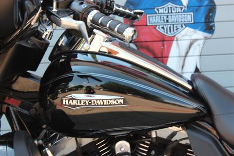 2015 Harley-Davidson Electra Glide® Ultra Classic® Low in Grand Prairie, Texas - Photo 19