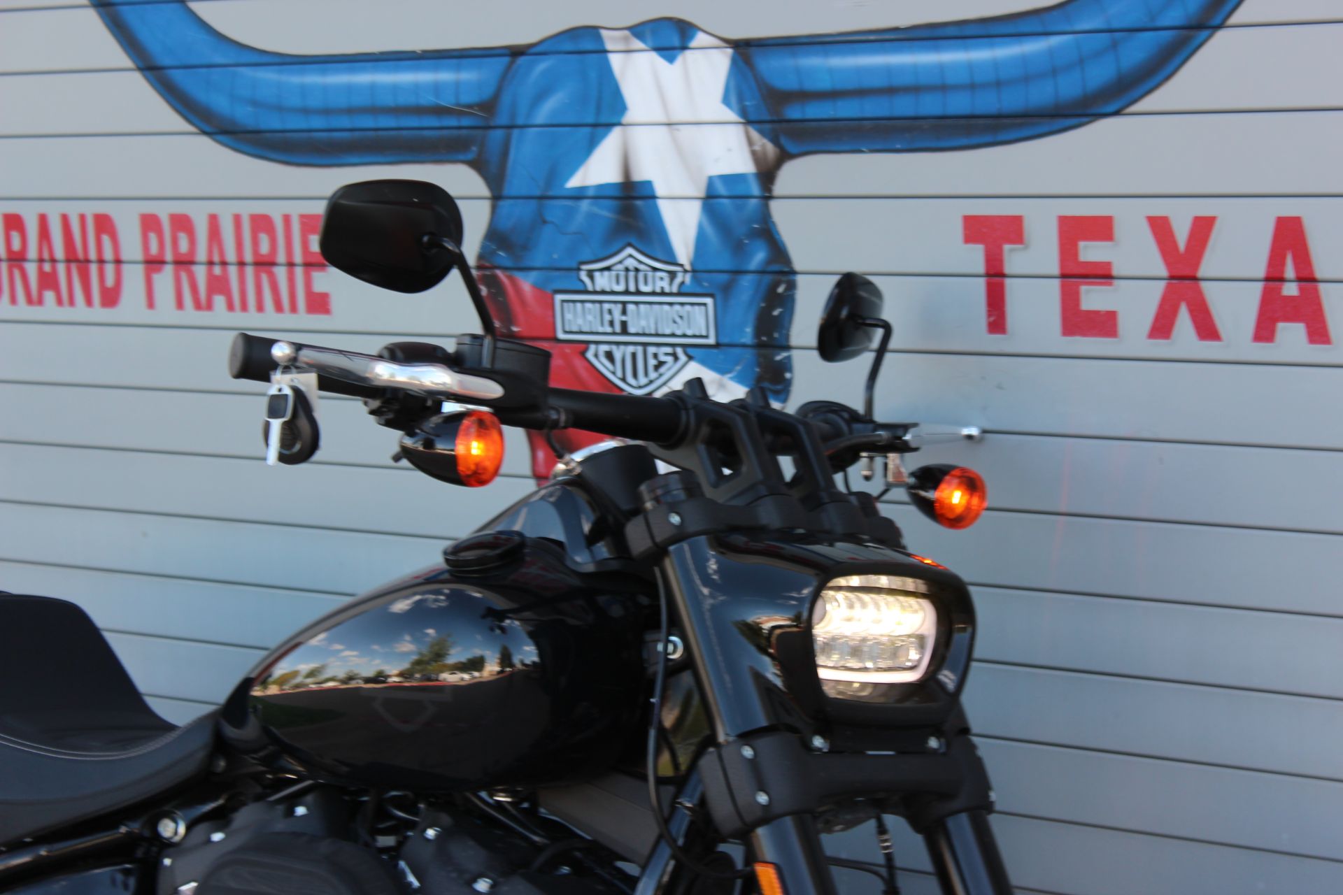 2021 Harley-Davidson Fat Bob® 114 in Grand Prairie, Texas - Photo 2