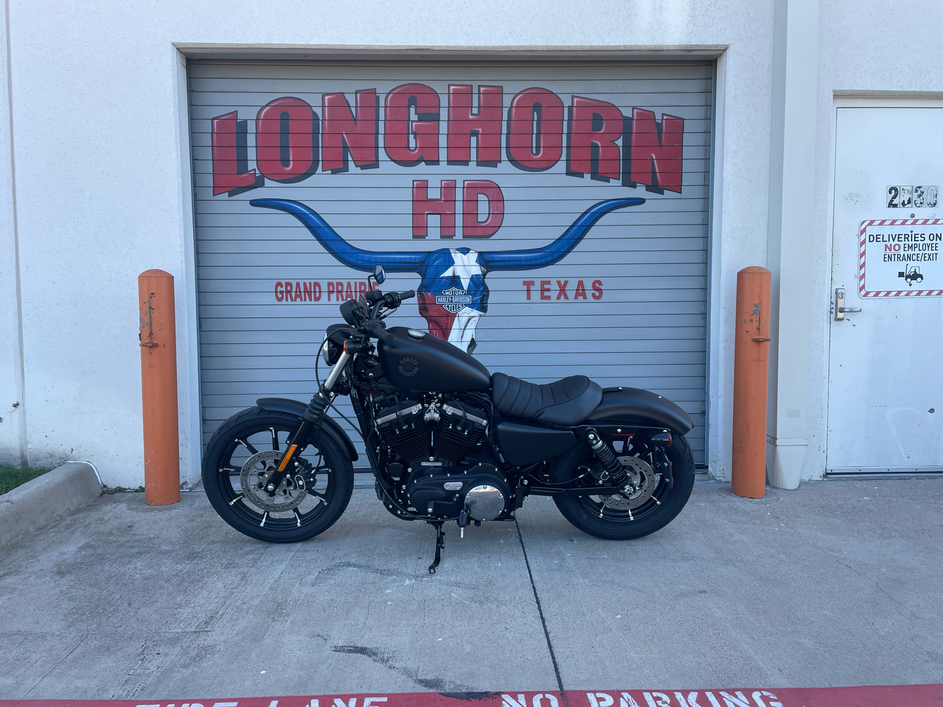 2022 Harley-Davidson Iron 883™ in Grand Prairie, Texas - Photo 8
