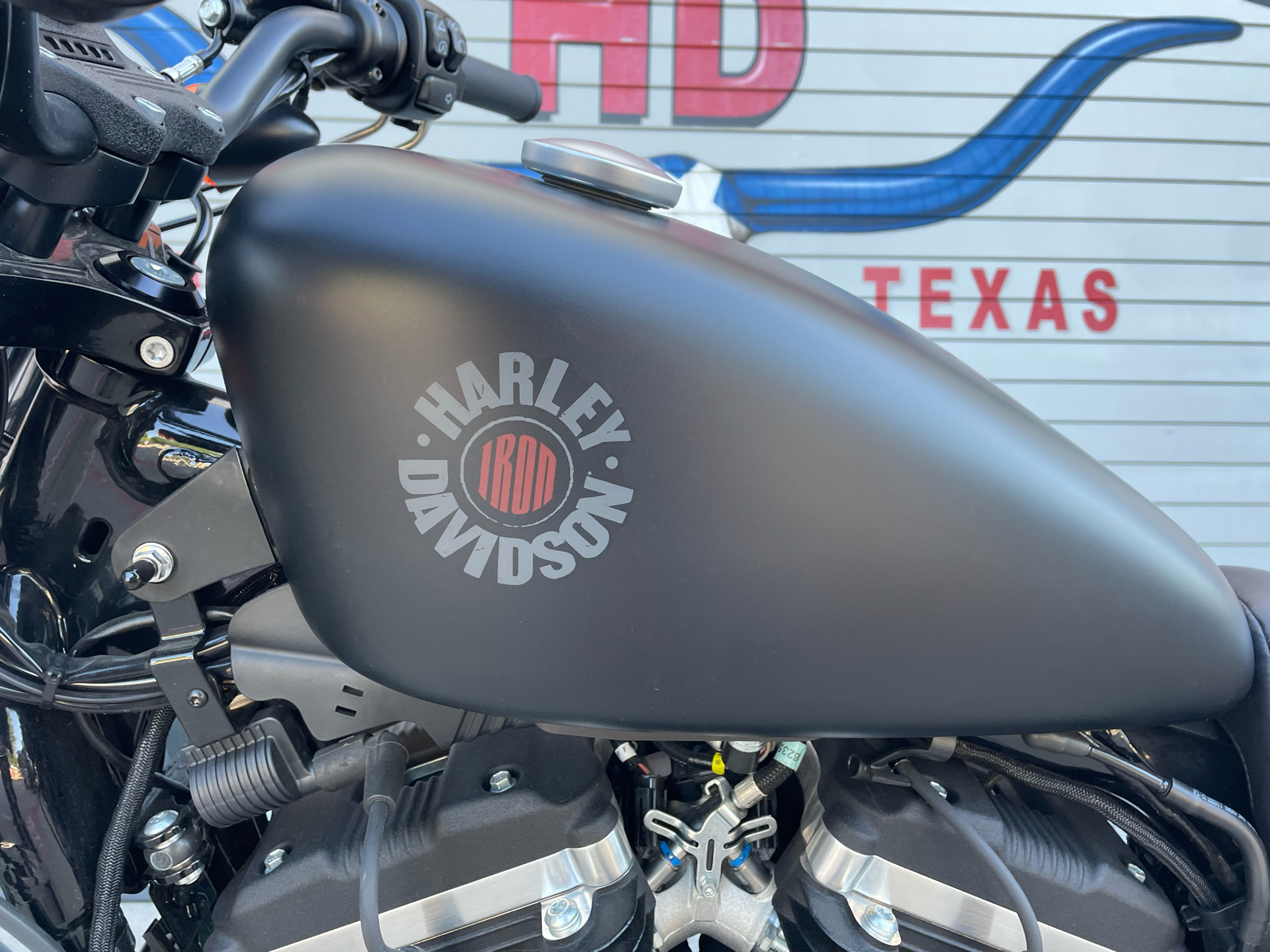 2022 Harley-Davidson Iron 883™ in Grand Prairie, Texas - Photo 11