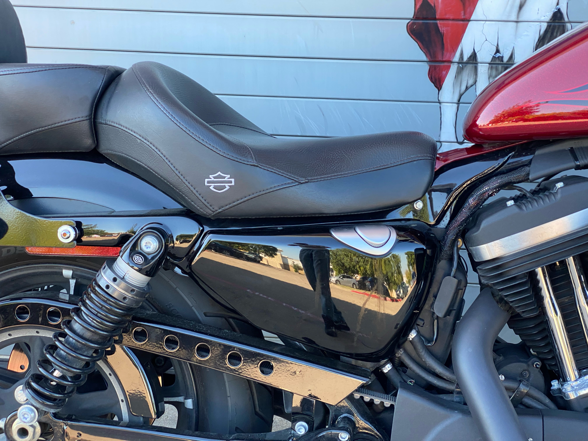2017 Harley-Davidson Iron 883™ in Grand Prairie, Texas - Photo 16