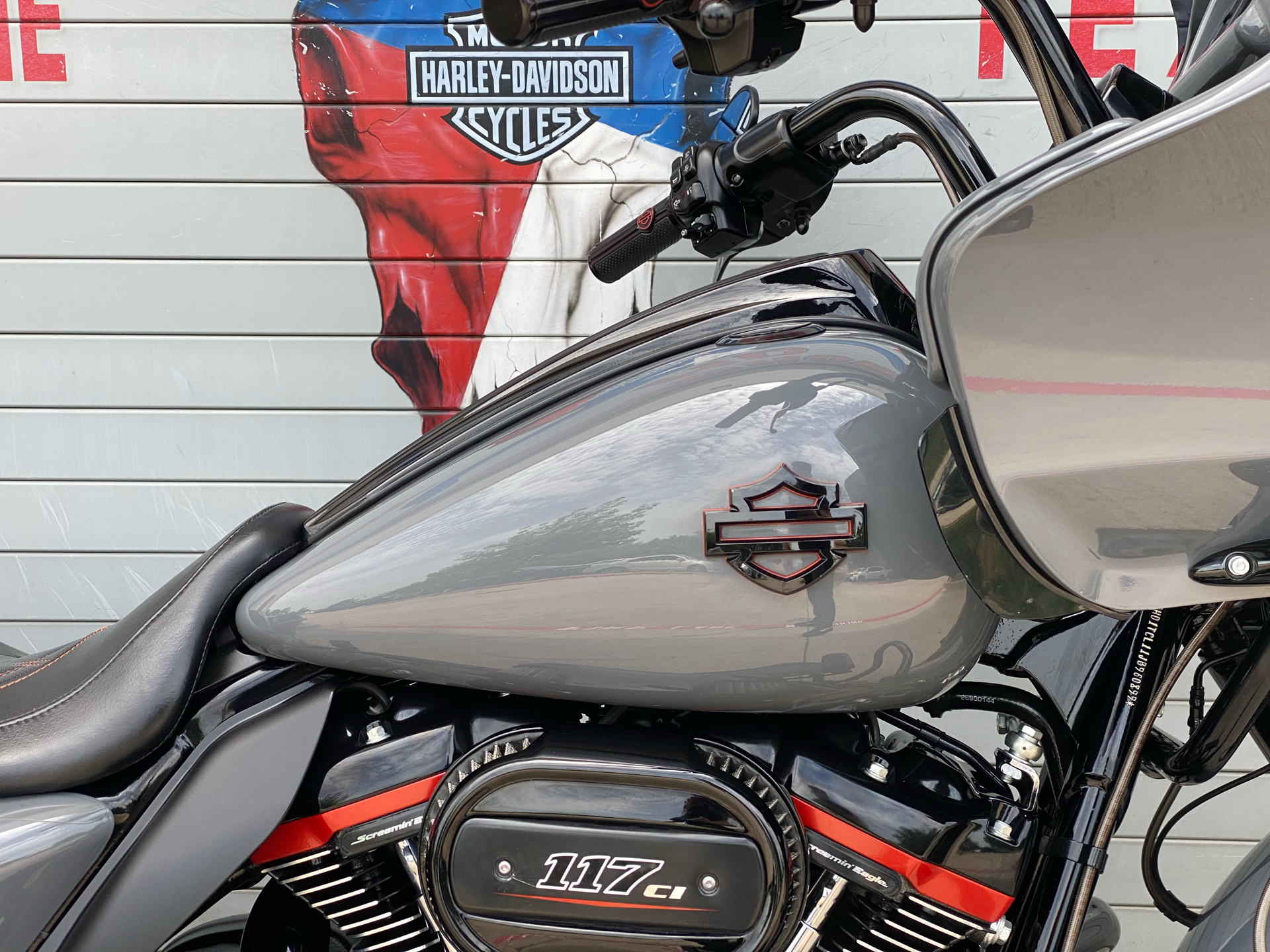 2018 Harley-Davidson CVO™ Road Glide® in Grand Prairie, Texas - Photo 5