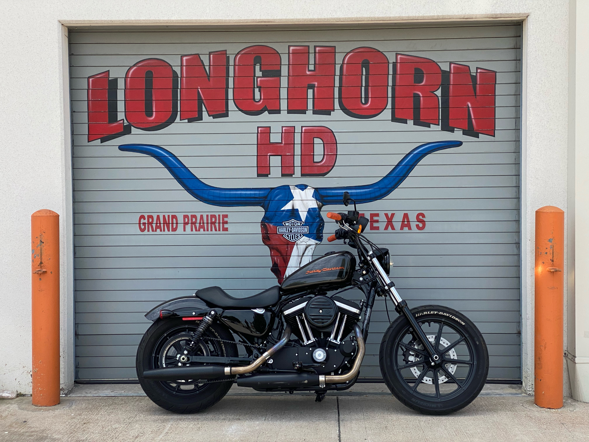 2019 Harley-Davidson Iron 883™ in Grand Prairie, Texas - Photo 1