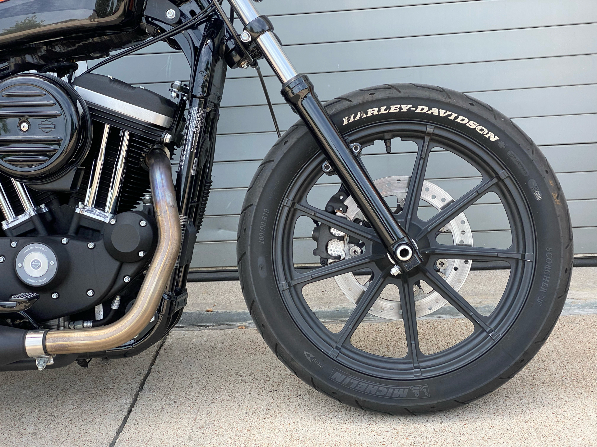 2019 Harley-Davidson Iron 883™ in Grand Prairie, Texas - Photo 4