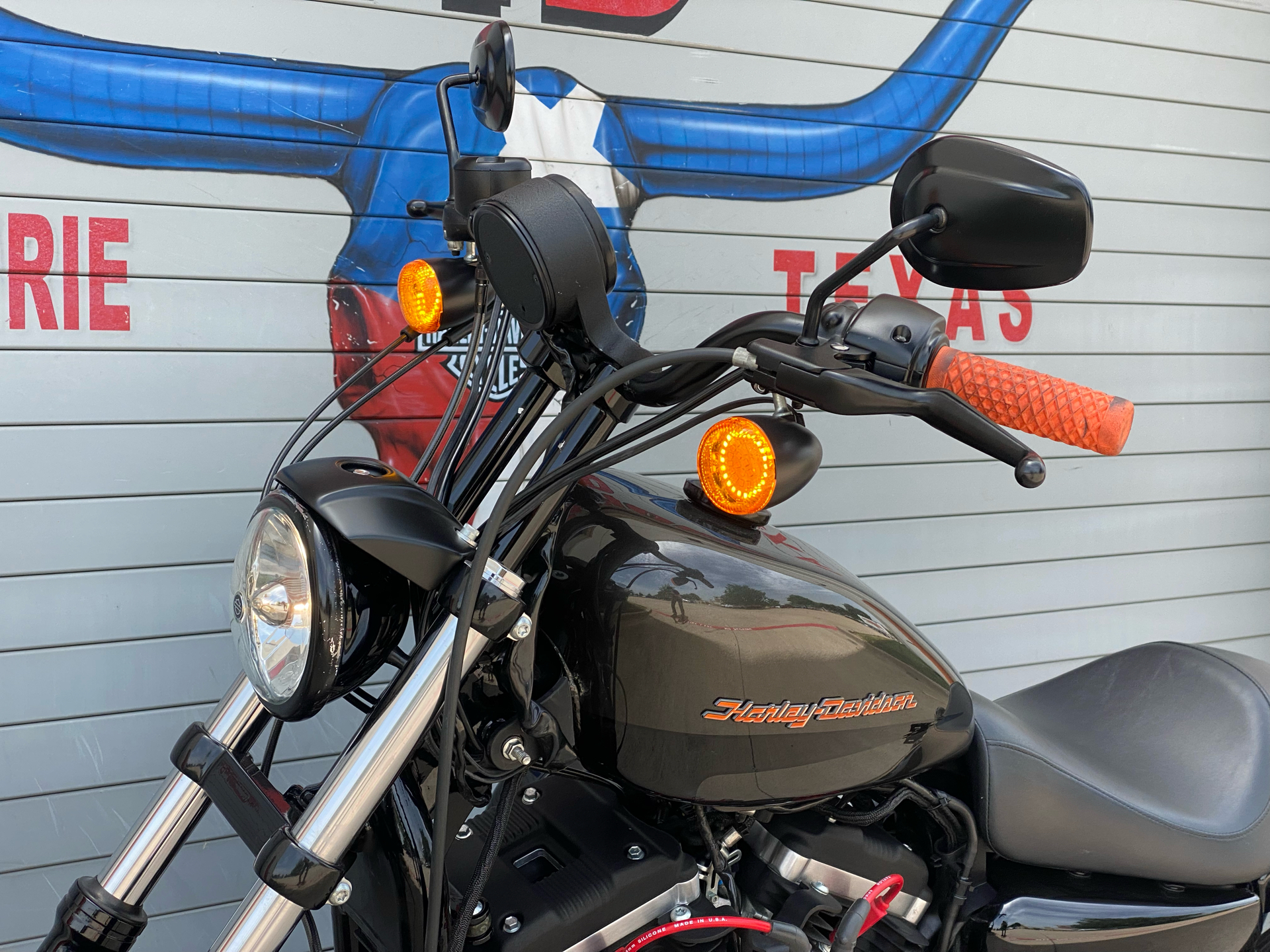 2019 Harley-Davidson Iron 883™ in Grand Prairie, Texas - Photo 13