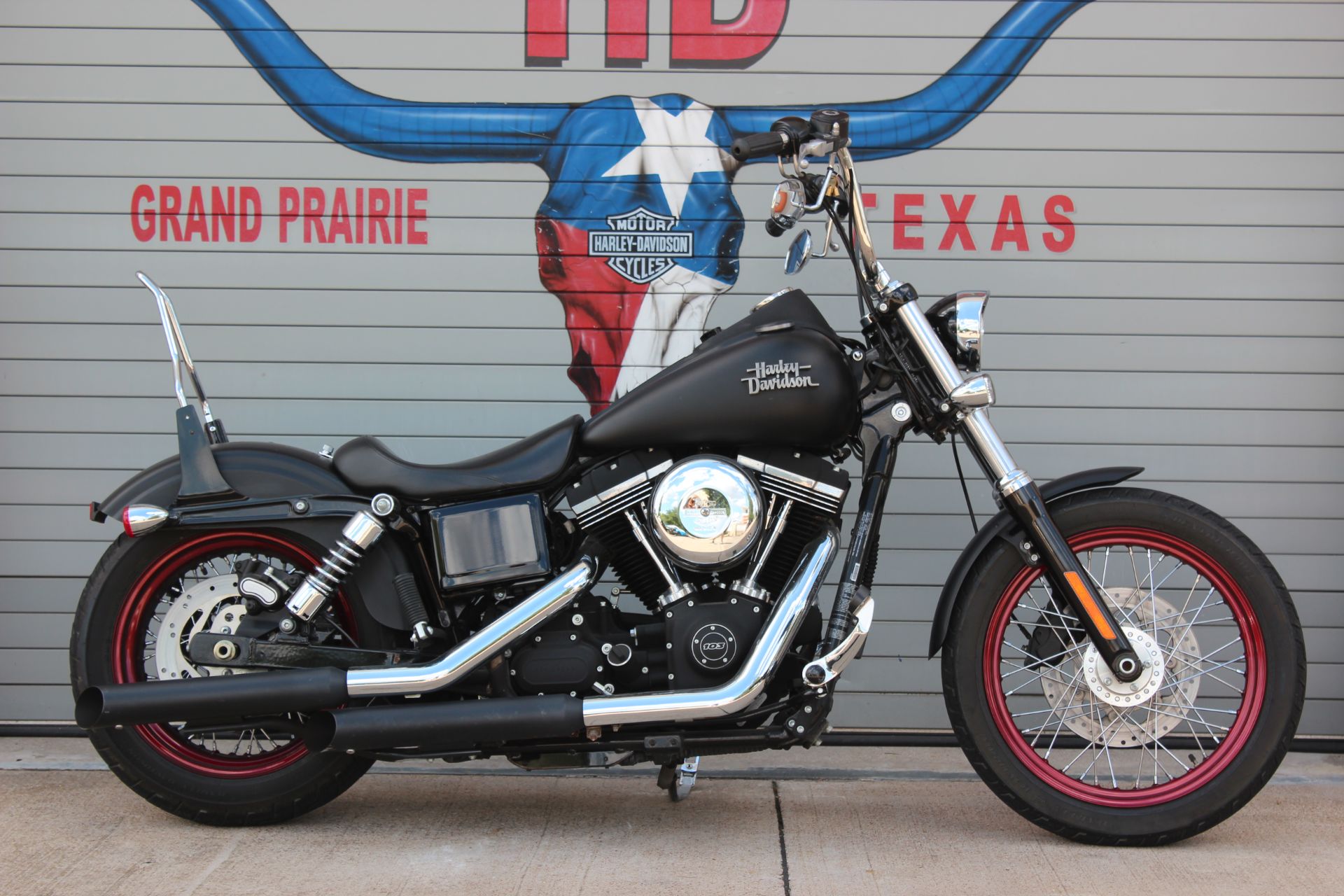 2013 Harley-Davidson Dyna® Street Bob® in Grand Prairie, Texas - Photo 3