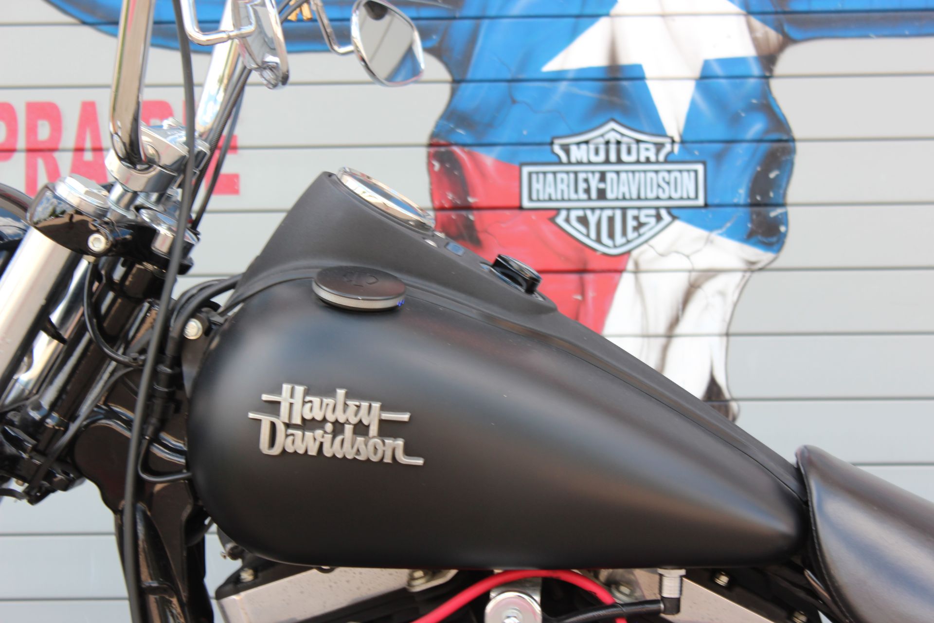 2013 Harley-Davidson Dyna® Street Bob® in Grand Prairie, Texas - Photo 16