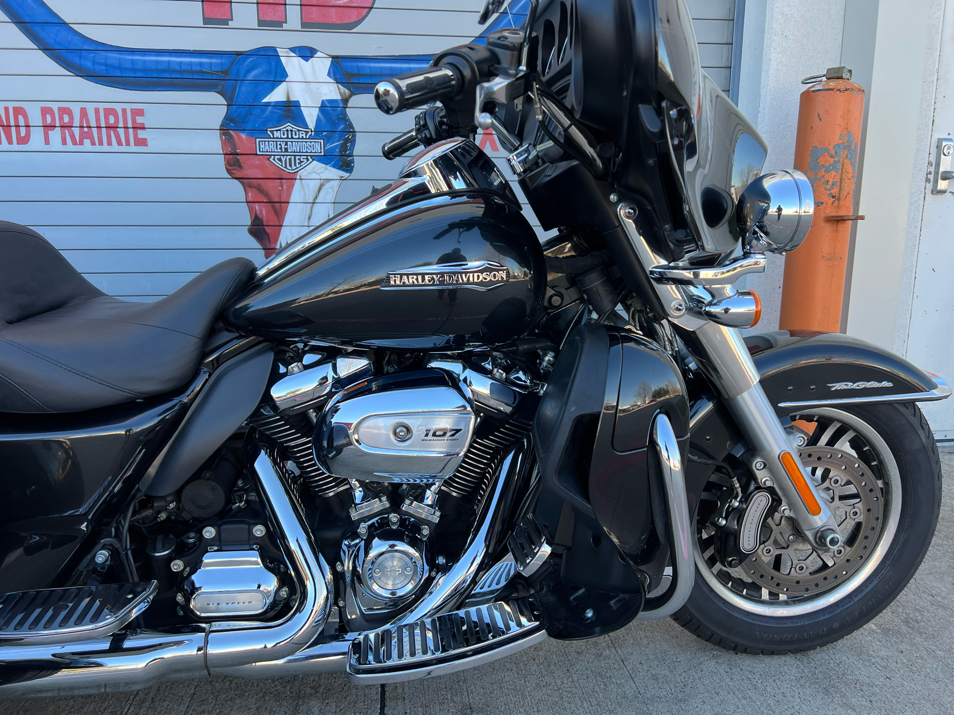 2018 Harley-Davidson Tri Glide® Ultra in Grand Prairie, Texas - Photo 2